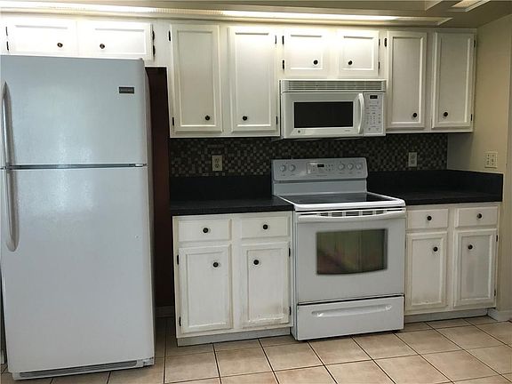 3rd image of 96123 Barnwell Cir