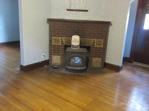 2nd image of 3634 Round Hill Ave NW