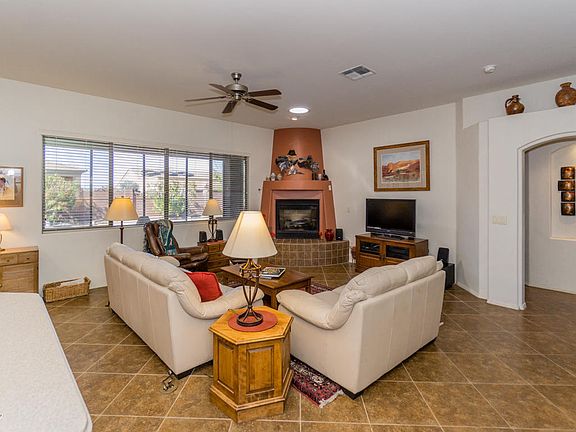 4th image of 1152 W Tenniel Dr
