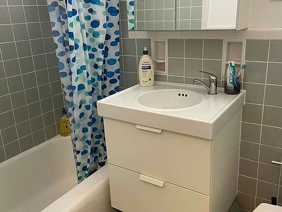 4th image of 191 Willoughby St APT 8N