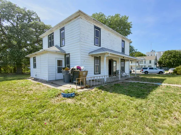 102 Court St, Gibbon, NE 68840