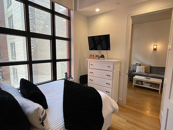 5th image of 41-21 28th St #5Q