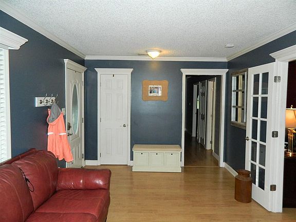 3rd image of 5525 Val Del Rd
