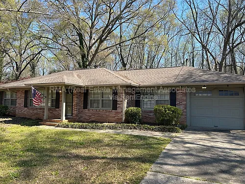 1133 E College St Photo 1
