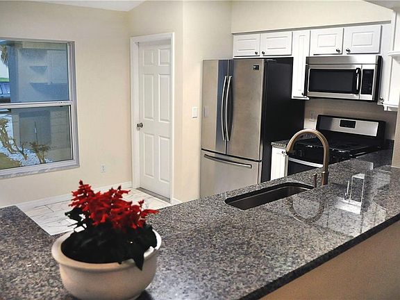2nd image of 11627 Foxglove Dr