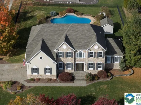 3441 Courtney Dr, Center Valley, PA 18034