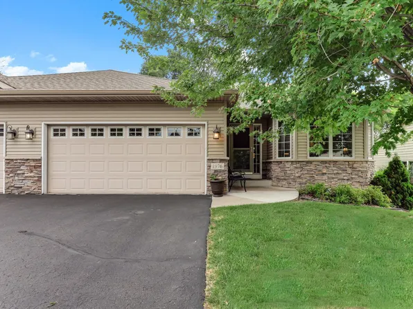 1976 Castle Ct E, Maplewood, MN 55109