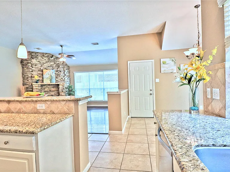 4530 Springfield Lakes St — Photo 12