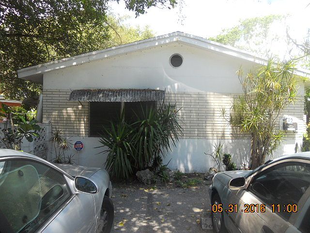 2nd image of 301-305 SW 9 Ave