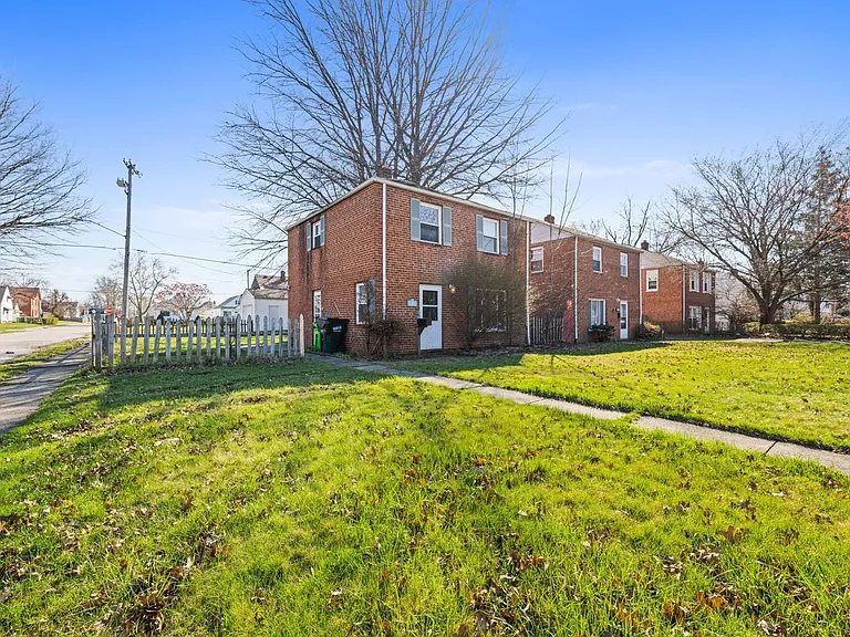 21000 Priday Ave — Photo 3