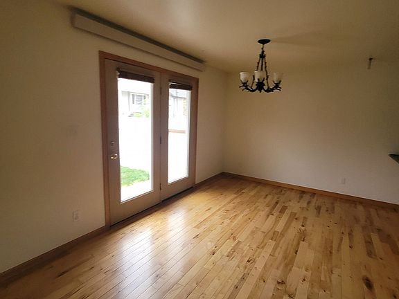 5th image of 1712 Walsh Ct #1/2