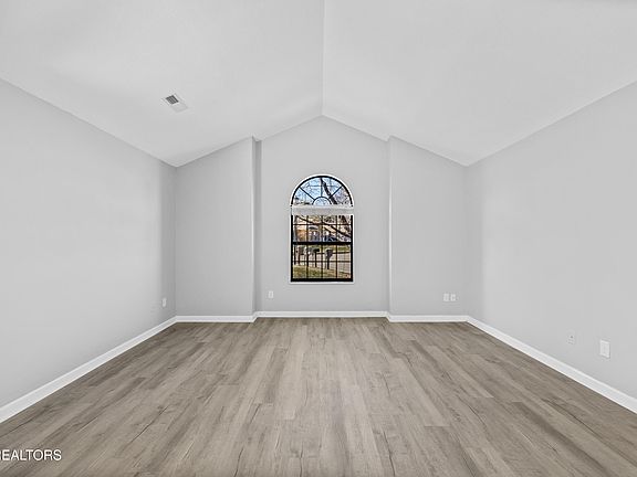 5th image of 1231 Karina Cir
