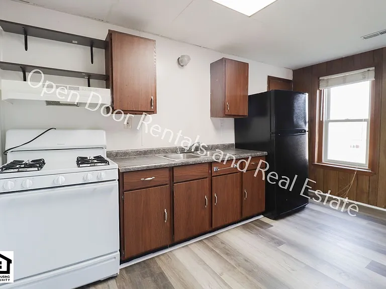 255 S Wayne St — Photo 4