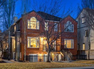 1912 W 32nd St SW #1, Calgary, AB T3E 2R1