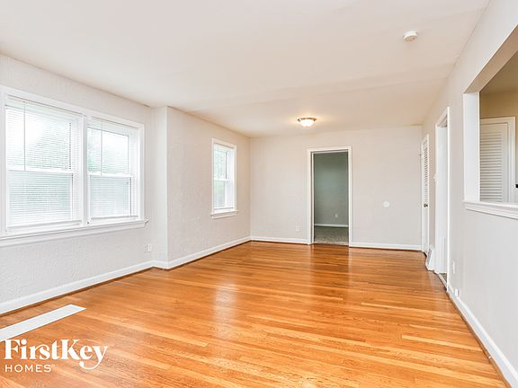 3rd image of 2 Plaza Duchesne Dr