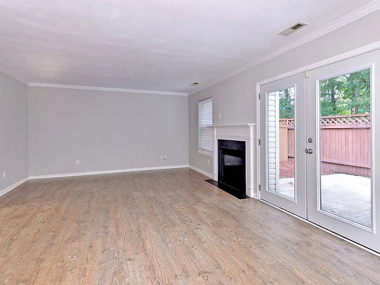 112 Post Oak Rd — Photo 15