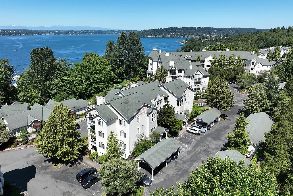 Pinnacle on Lake Washington — Photo 1