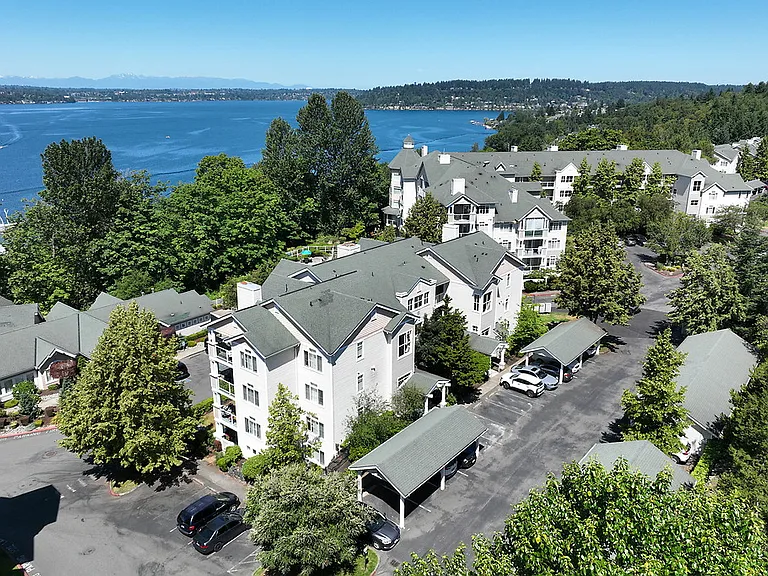 Pinnacle on Lake Washington — Photo 1