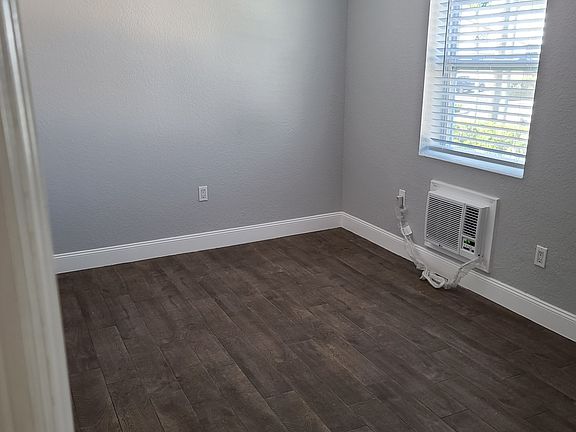 3rd image of 402 11th St N #2B-1Ba-637Sqft