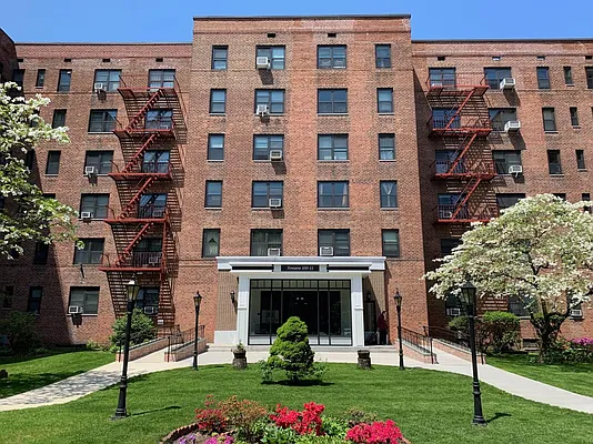 Sold by Real Direct | media 8