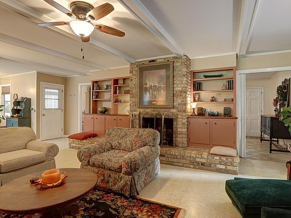 3rd image of 413 N Locksley Dr