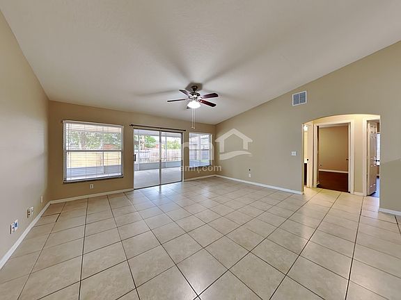 4th image of 2538 SW Dawn St
