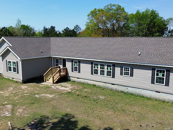 2nd image of 330 Lennox Rd