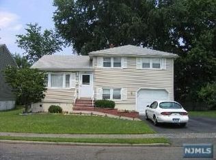 24 Cedar Dr, Rochelle Park, NJ 07662