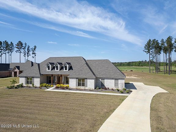 2nd image of 230 Lost Oak Ln