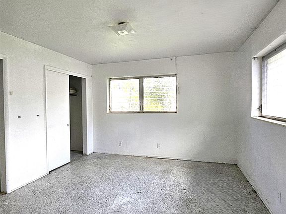 5th image of 370 NW 65th Avenue