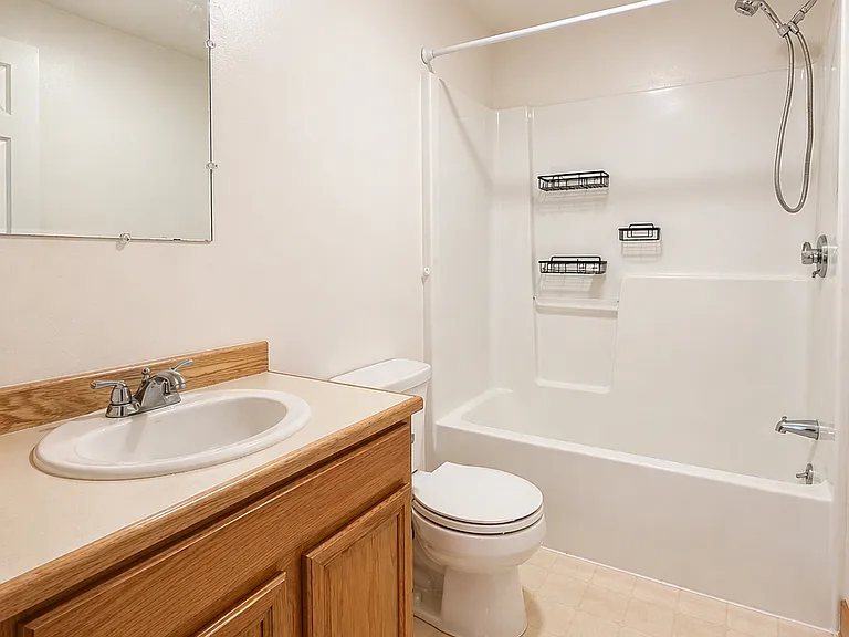 1560 Atlantic Hwy #2 — Photo 5