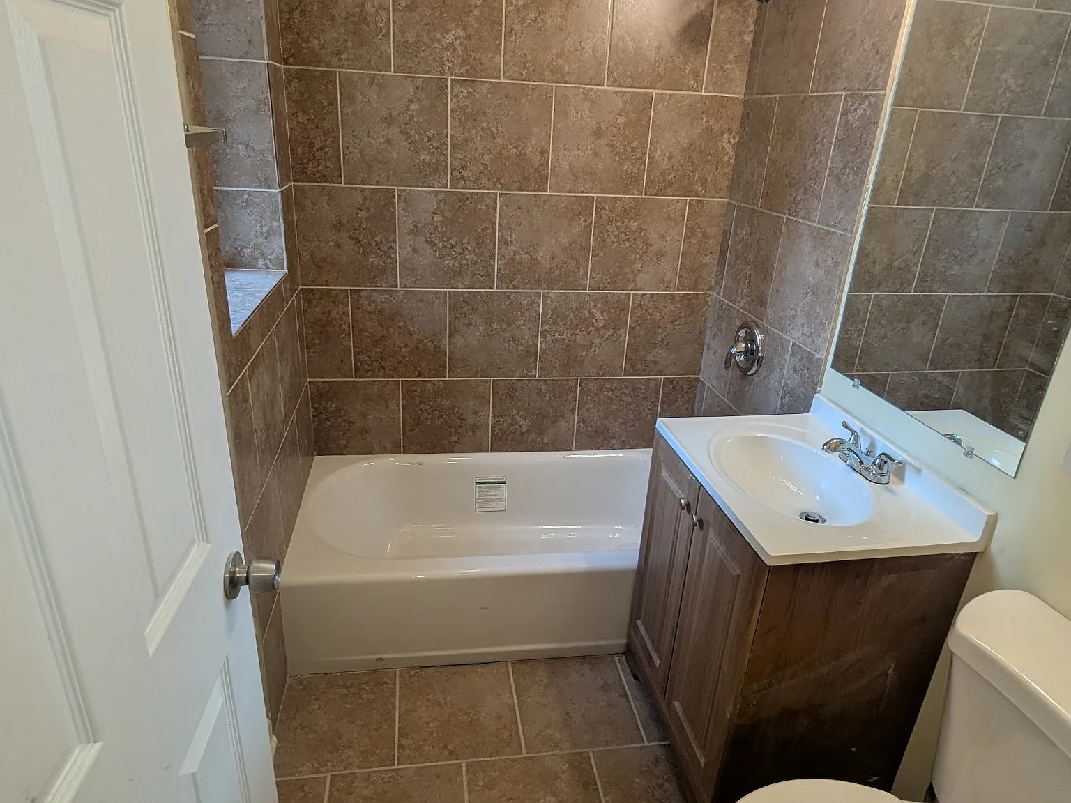 8200 S ADA - 1315 West 82nd Street - 2 — Photo 3