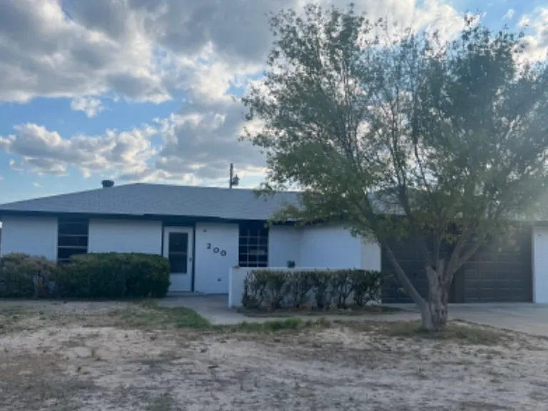 200 Arroyo Dr — Photo 1