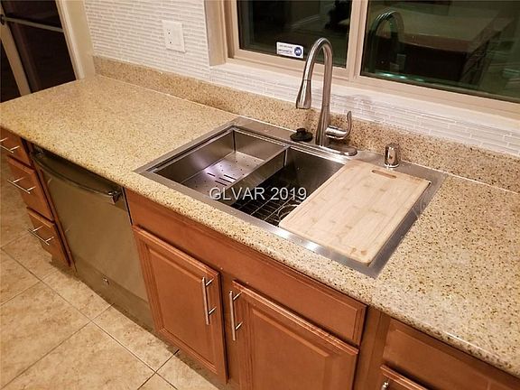 5th image of 4913 Blue Rose St