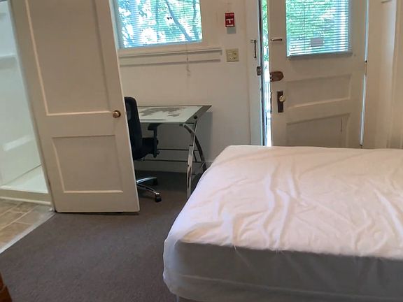 5th image of 210 Williams St #2