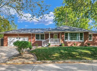 902 S McKinley Ave, Champaign, IL 61821