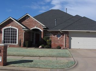 15709 Hyde Parke Dr, Edmond, OK 73013