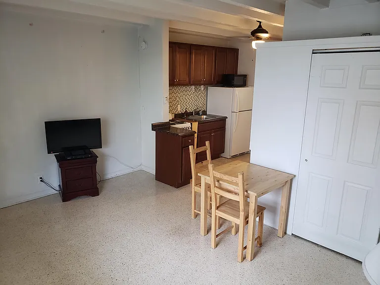 100 Cascade Ln #1 — Photo 2