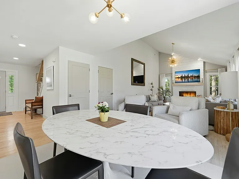875 Deerfoot Path — Photo 14