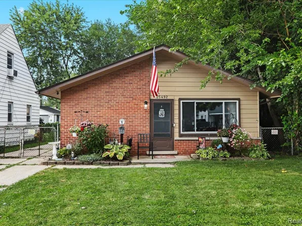 25492 Powers Ave, Dearborn Heights, MI 48125