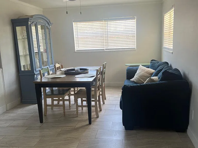581 Oxford Ave — Photo 11