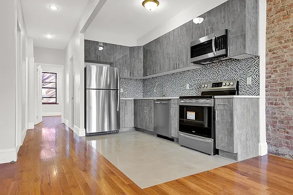 Rented by Alexander Bilu, LREB | media 11