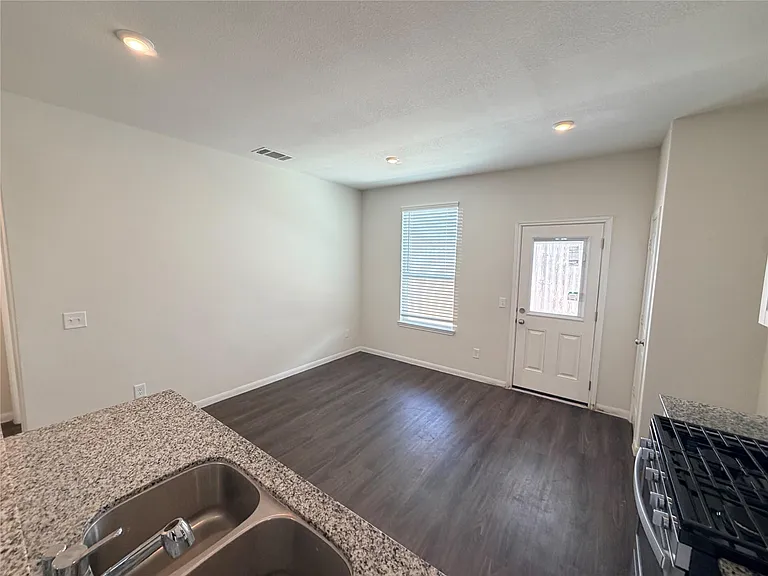 10233 Cleartide Ln — Photo 5