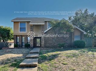 2032 Rochelle Ln, Carrollton, TX 75007