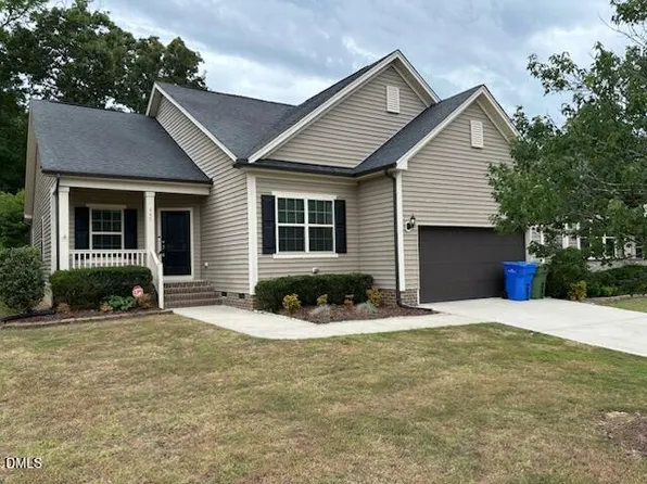 445 Pine Burr St, Fuquay Varina, NC 27526