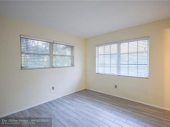 5th image of 455 NE 16th Ave APT 11