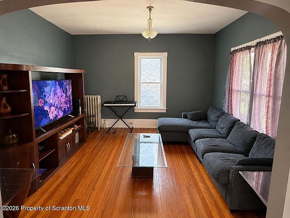 4th image of 627 Susquehanna St