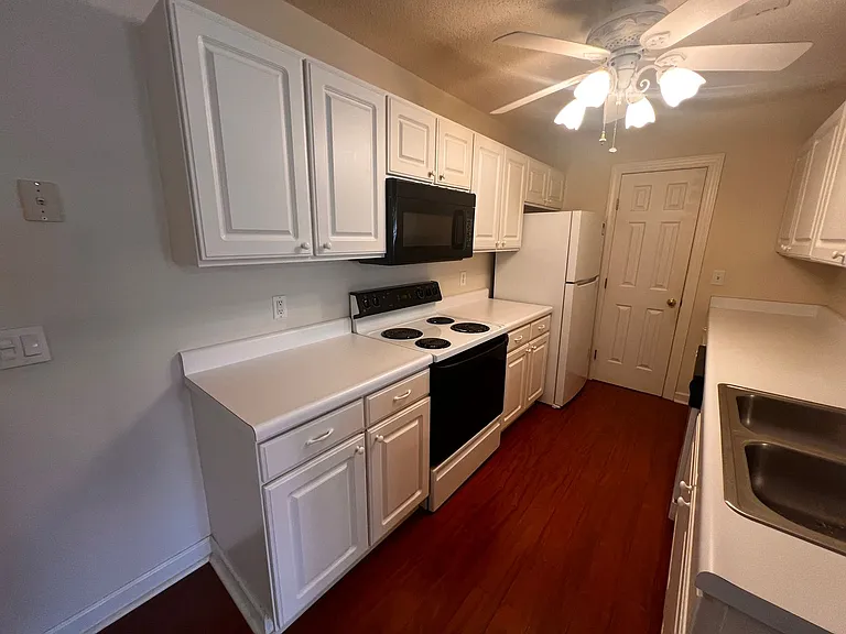 4374 Crepe Myrtle Ct #A — Photo 4