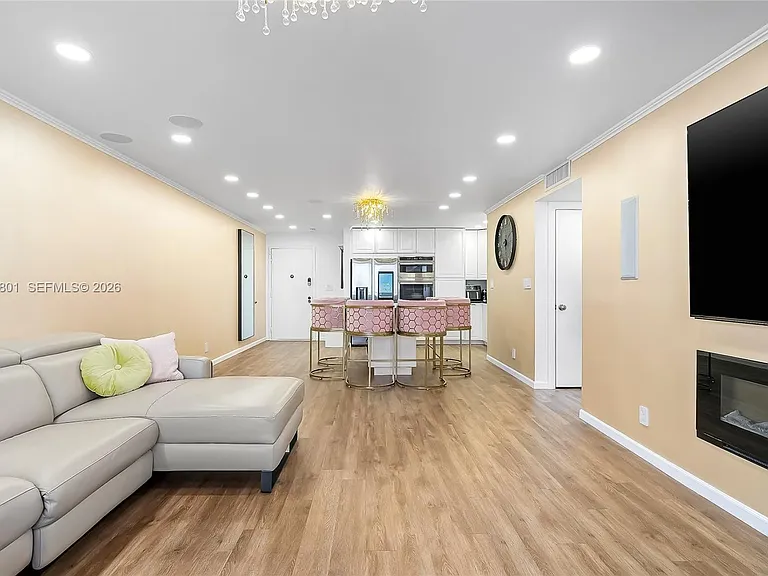 600 Three Islands Blvd #604 — Photo 7