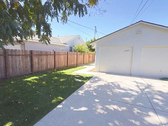 2nd image of 2369 Oakwood Dr